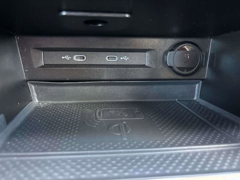 Used 2024 Volkswagen Tiguan Wolfsburg Edition image 28