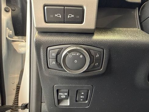 Used 2020 Ford F150 Lariat w/ Equipment Group 502A Luxury AWD/4WD image 17