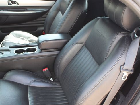 Used 2005 Ford Thunderbird RWD image 11