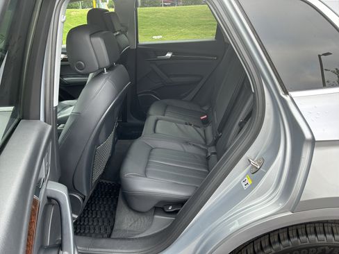 Used 2019 Audi Q5 2.0T Premium Plus w/ Premium Plus Package AWD/4WD image 32