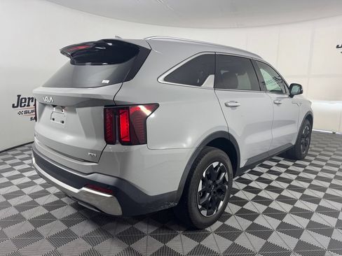 Used 2024 Kia Sorento S w/ Panoramic Sunroof Package AWD/4WD image 6
