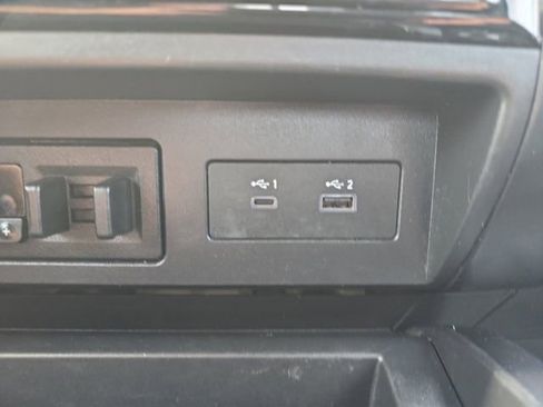 Used 2024 Nissan Titan PRO-4X image 6