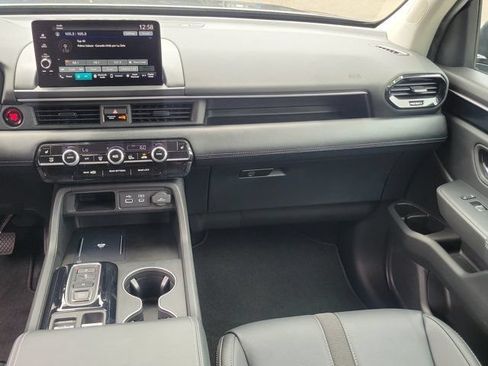 Certified 2025 Honda Pilot EX-L image 4