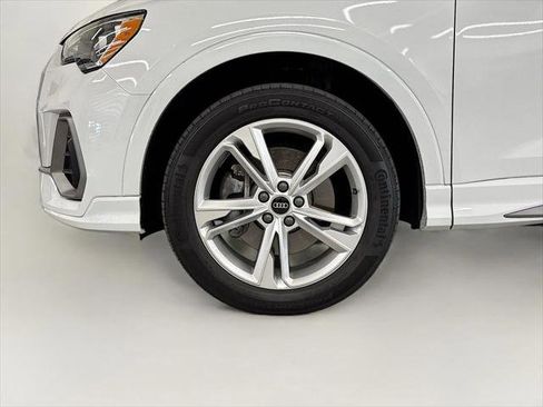 Certified 2022 Audi Q3 2.0T Premium w/ Convenience Package AWD/4WD image 23