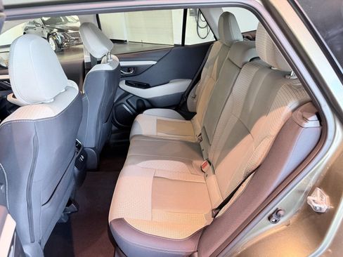 Used 2025 Subaru Outback Premium AWD/4WD image 23
