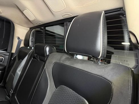 Used 2020 RAM 1500 Laramie AWD/4WD image 19