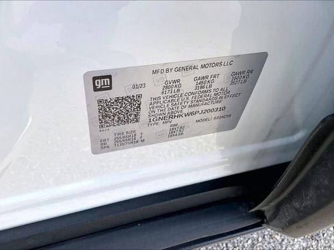 Used 2023 Chevrolet Traverse LT image 16