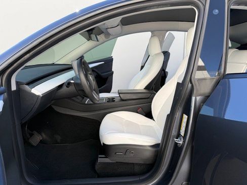 Used 2023 Tesla Model Y Long Range image 11