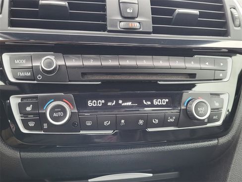 Used 2020 BMW M4 Convertible image 30