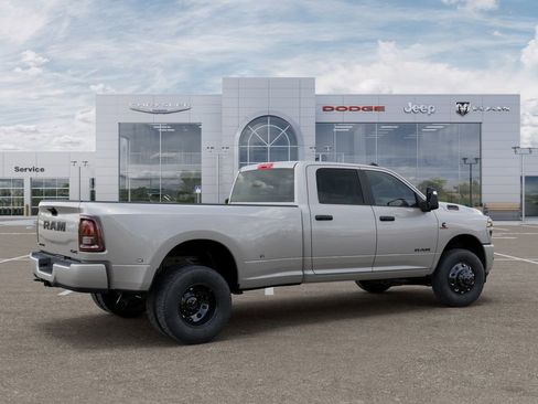 New 2026 RAM 3500 Big Horn AWD/4WD image 4