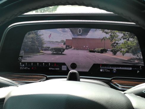 Certified 2024 Cadillac Escalade Premium Luxury AWD/4WD image 7