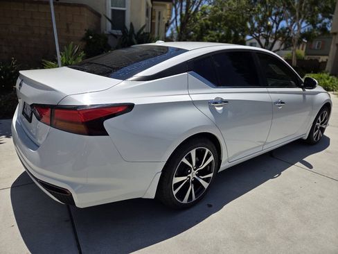 Used 2019 Nissan Altima 2.5 S FWD image 12