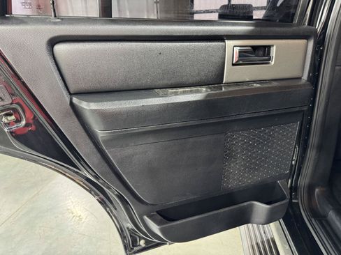 Used 2017 Ford Expedition Limited w/ Equipment Group 301A AWD/4WD image 25