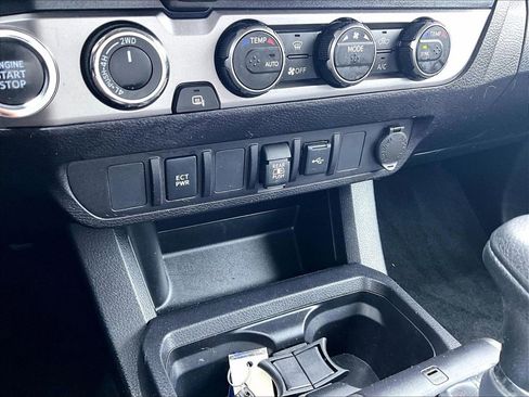 Used 2023 Toyota Tacoma SR5 AWD/4WD image 27