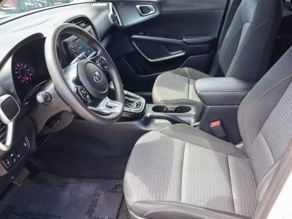 Used 2020 Kia Soul S FWD image 9