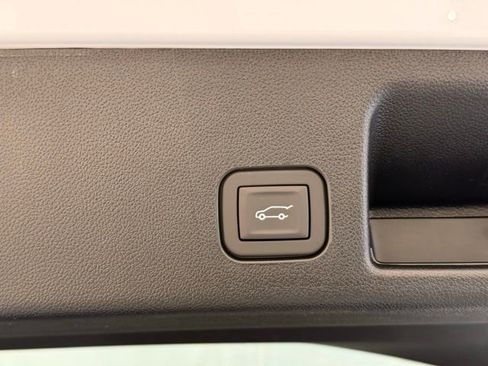 New 2026 Chevrolet Equinox EV LT image 5