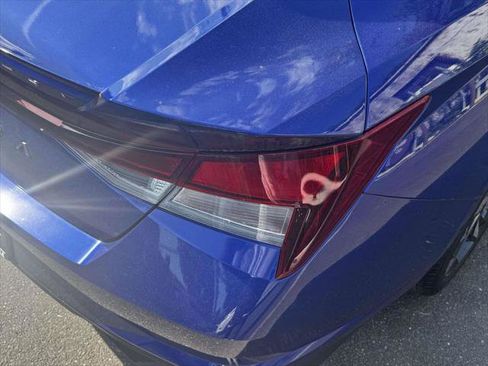 Used 2023 Hyundai Elantra SEL w/ Convenience Package FWD image 9