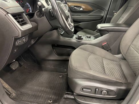 Used 2018 GMC Terrain SLE w/ Driver Convenience Package image 10