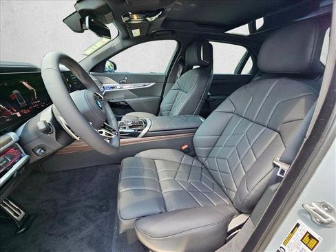 New 2025 BMW 760i xDrive w/ Executive Package image 11