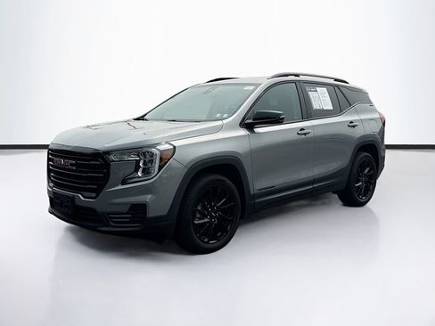 Used 2023 GMC Terrain SLE w/ Driver Convenience Package AWD/4WD image 3