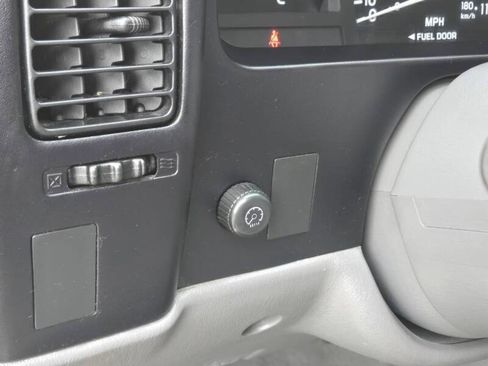 Used 2002 Toyota Tacoma 2WD Regular Cab image 21