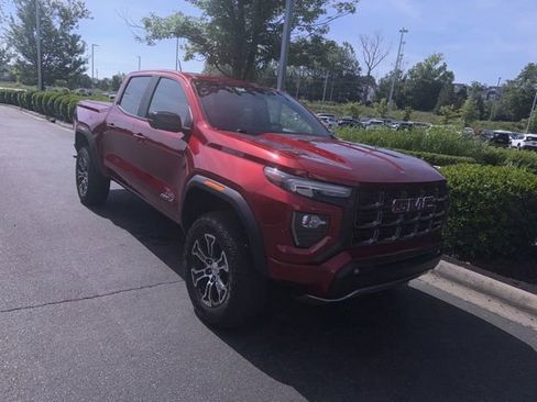 Used 2023 GMC Canyon AT4 w/ AT4 Premium Package AWD/4WD image 4