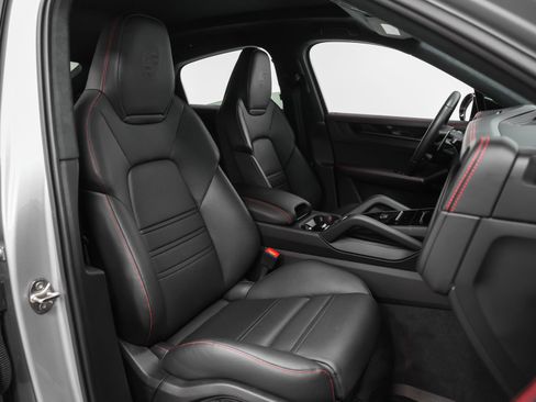 Certified 2025 Porsche Cayenne GTS AWD/4WD image 25