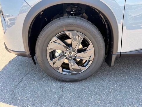 New 2026 Nissan Rogue SV w/ Cold Weather Package AWD/4WD image 9