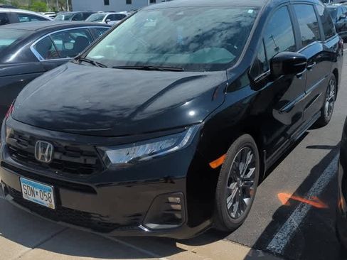 Used 2025 Honda Odyssey Touring image 1