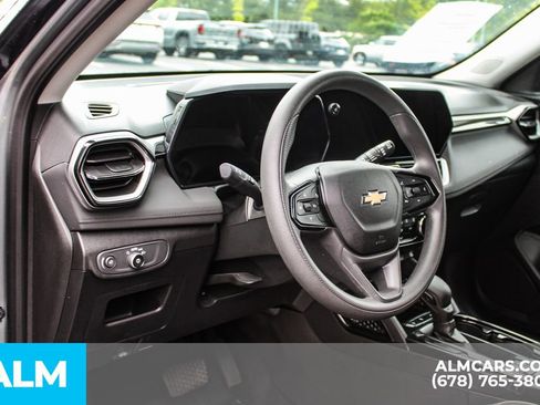 Used 2025 Chevrolet TrailBlazer LT FWD image 31