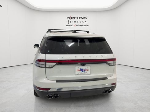 Used 2026 Lincoln Aviator 2WD image 4