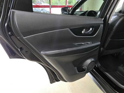 Used 2017 Nissan Rogue SL w/ SL Premium Package AWD/4WD image 27