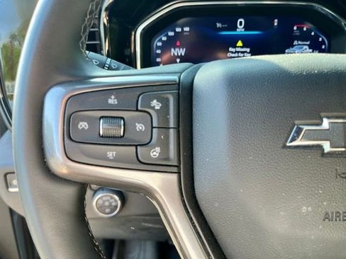 Used 2025 Chevrolet Silverado 2500 ZR2 w/ Technology Package AWD/4WD image 22