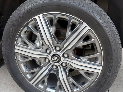 Used 2024 Toyota Sequoia Capstone AWD/4WD image 12