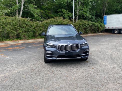 Used 2019 BMW X5 xDrive40i w/ Premium Package 2 AWD/4WD image 2