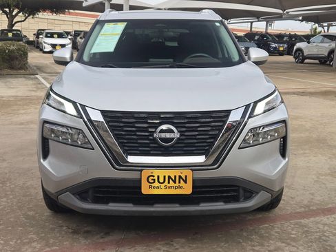 Used 2023 Nissan Rogue SV w/ SV Premium B Package image 2