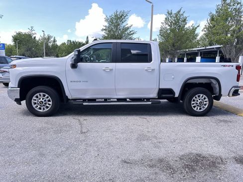Used 2025 Chevrolet Silverado 2500 LT w/ Convenience Package AWD/4WD image 3