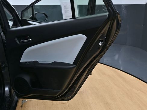 Used 2018 Toyota Prius Prime Plus image 38