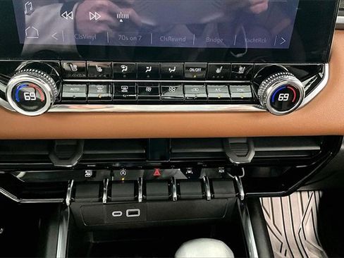 Used 2023 GMC Canyon AT4 w/ AT4 Premium Package image 17