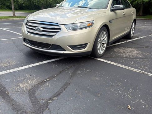 Used 2017 Ford Taurus Limited FWD image 6