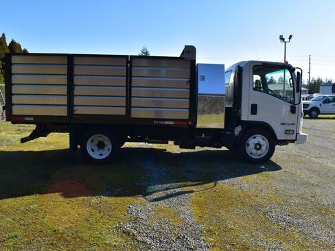 New 2024 Isuzu NPR image 4