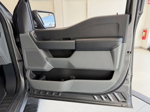 Used 2021 Ford F150 XLT image 32