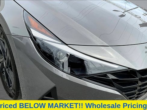 Used 2022 Hyundai Elantra SEL w/ Cargo Package FWD image 32
