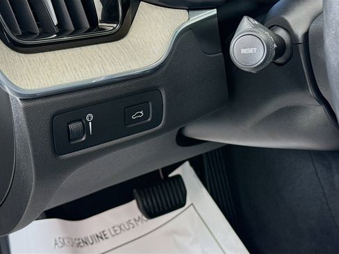 Used 2018 Volvo XC60 T5 Inscription w/ Convenience Package image 10