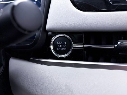 New 2026 Mitsubishi Outlander SE FWD image 16