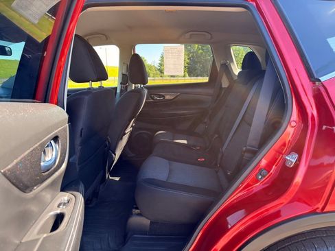Used 2017 Nissan Rogue SV AWD/4WD image 22