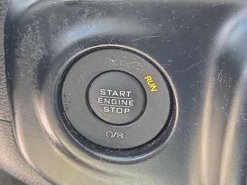 Used 2023 Jeep Wrangler Sport AWD/4WD image 16