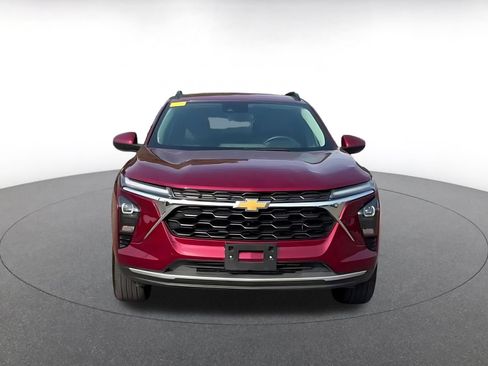 Used 2025 Chevrolet Trax LT w/ LT Convenience Package FWD image 4