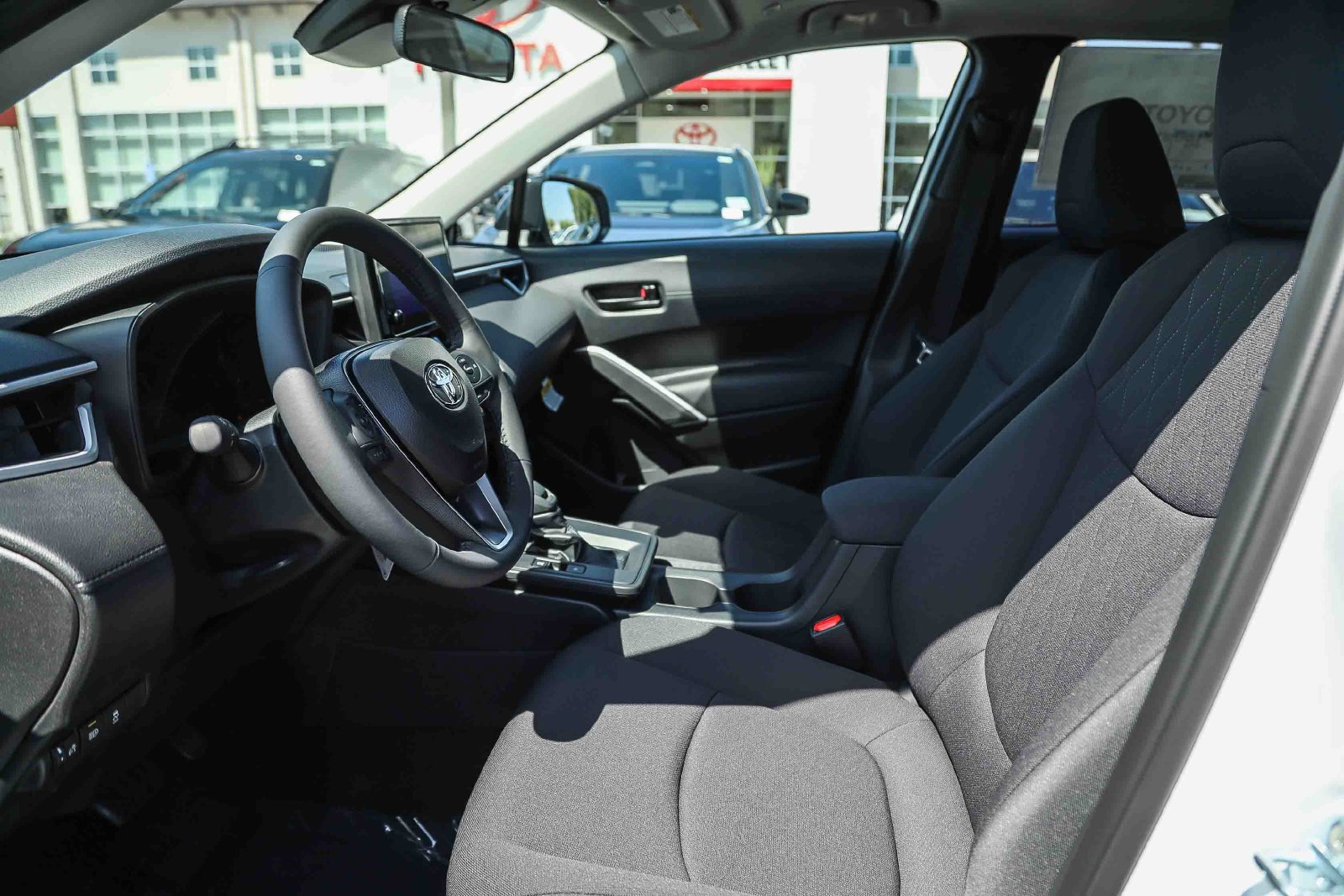 New 2026 Toyota Corolla Cross LE w/ Moonroof Package FWD image 18