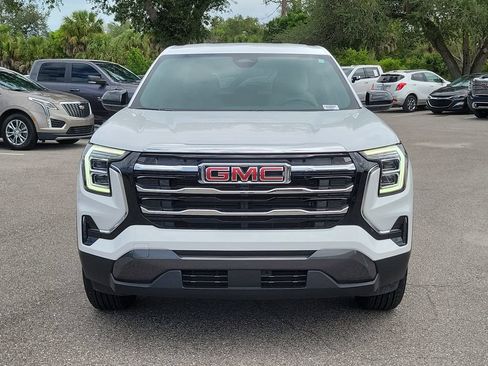 Used 2025 GMC Terrain Elevation FWD image 2